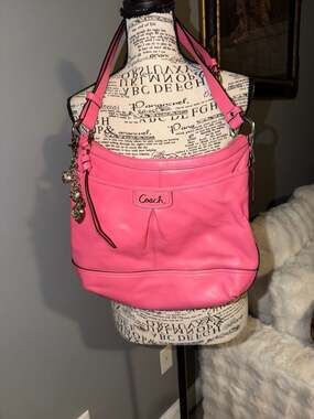 Vintage Barbie Pink Coach F19726 Leather Hobo Shoulder Bag